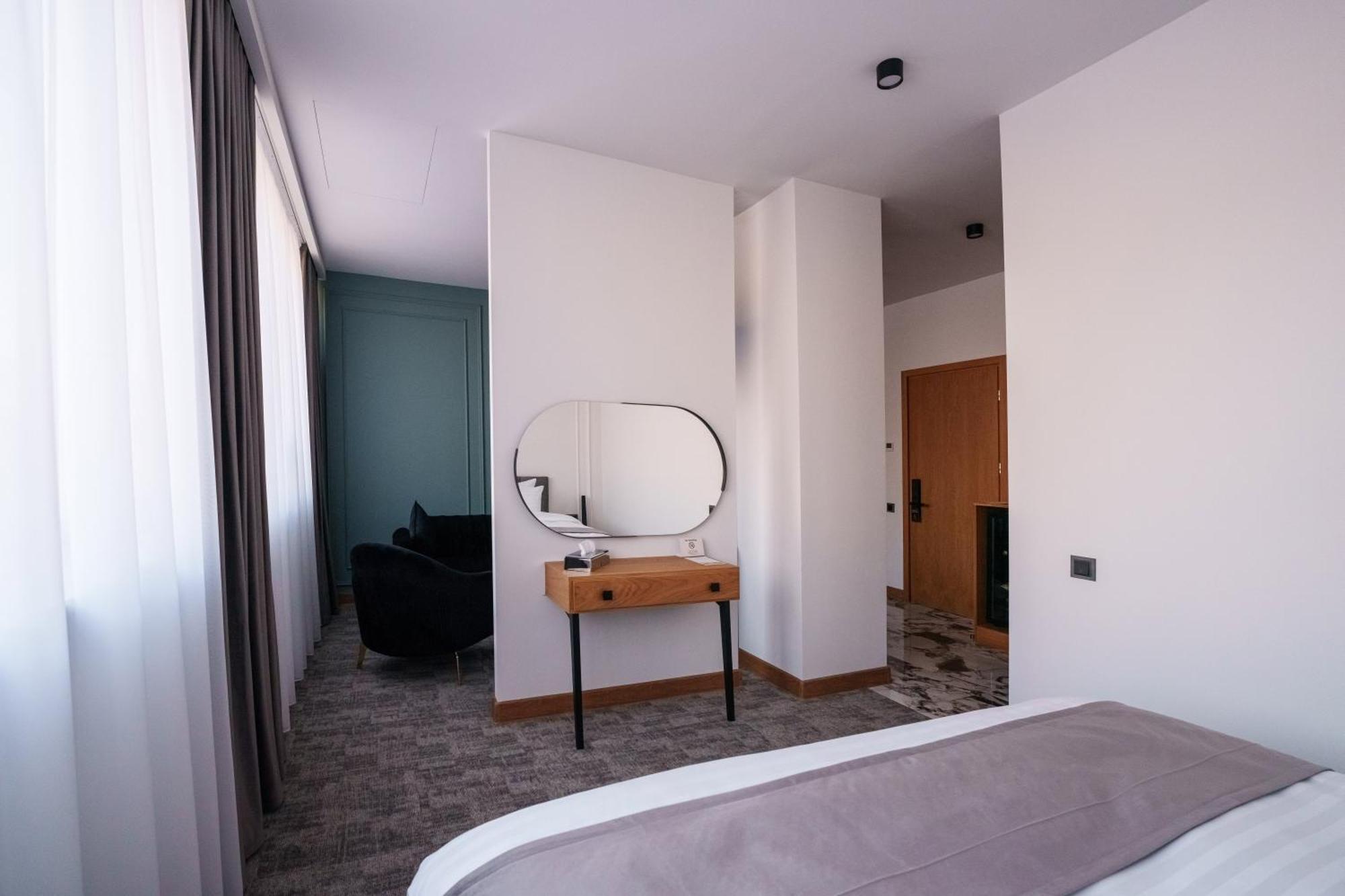 Revive Boutique Hotel Yerevan Exterior foto