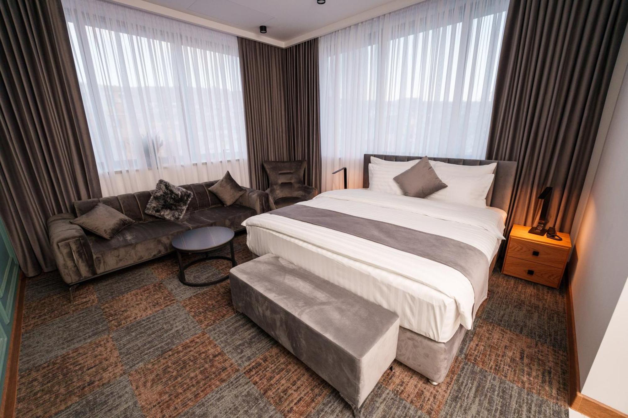 Revive Boutique Hotel Yerevan Exterior foto
