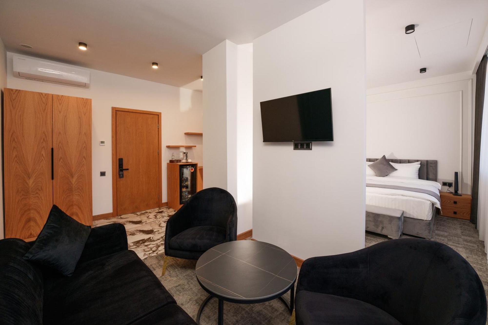 Revive Boutique Hotel Yerevan Quarto foto
