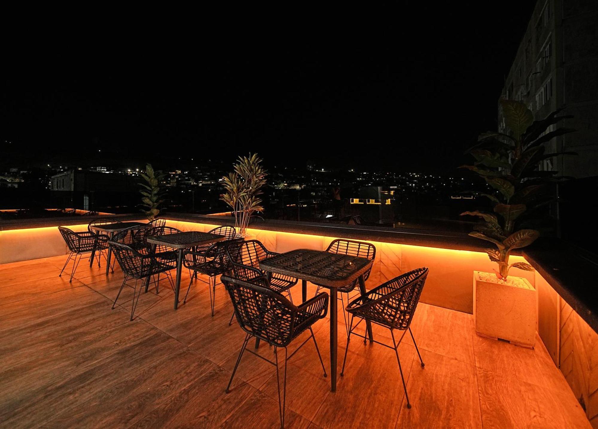 Revive Boutique Hotel Yerevan Exterior foto