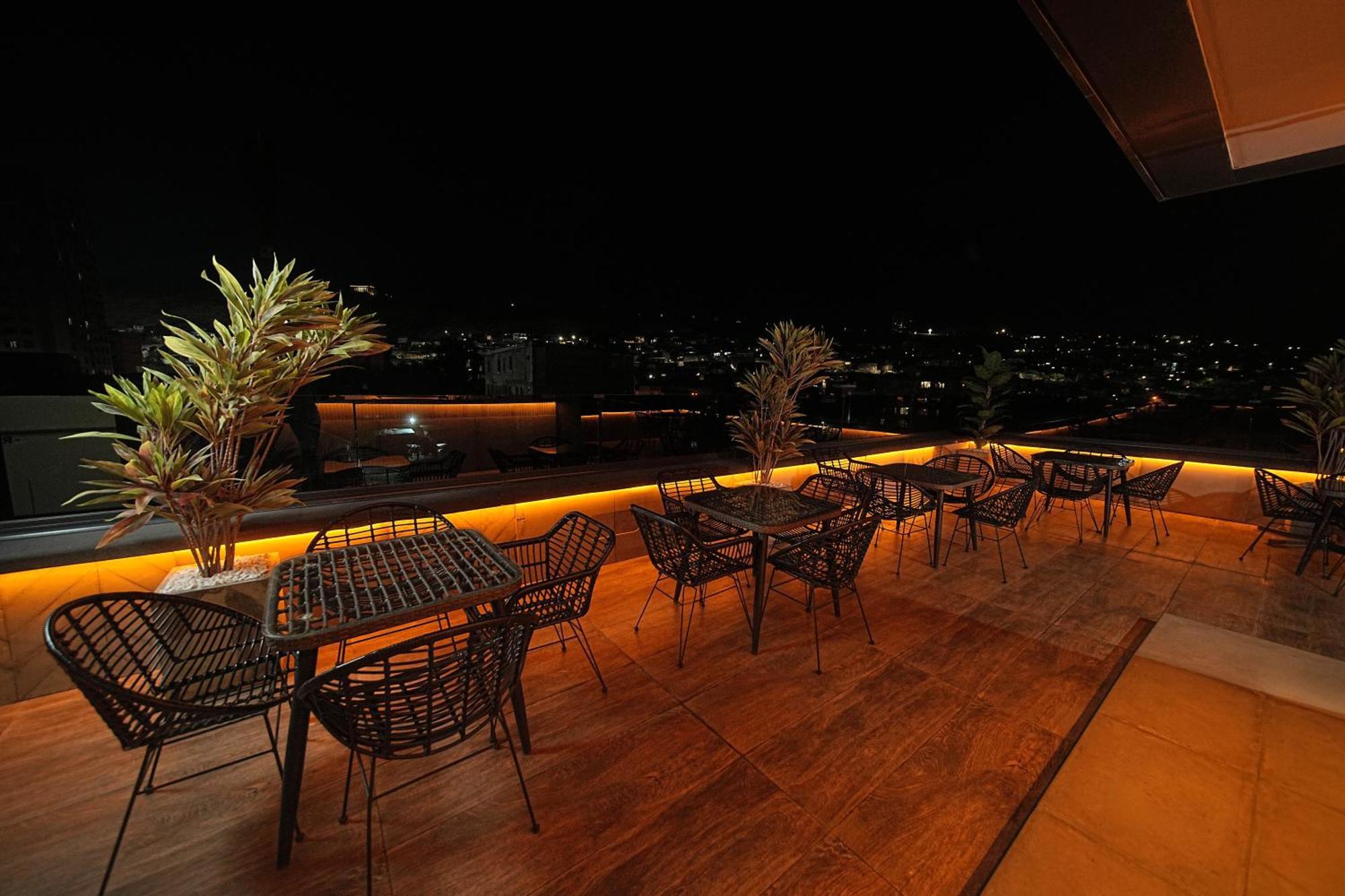 Revive Boutique Hotel Yerevan Exterior foto